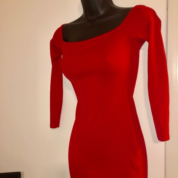 PrettyLittleThing Red Bardot Bodycon Dress - Picture 4 of 6